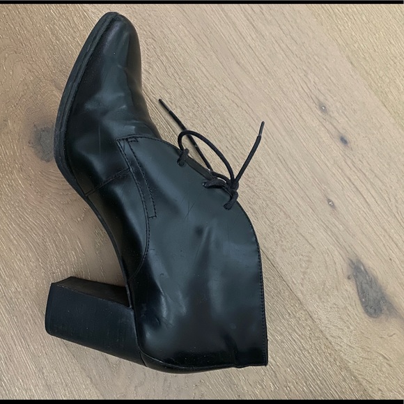 Clarks patent leather heeled boots - Picture 8 of 8